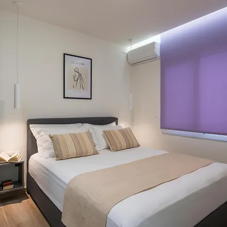 Luxury Pearl, Steps To The