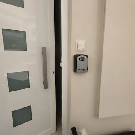 Luxury Pearl, Steps To The