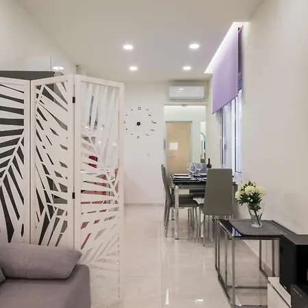 Luxury Pearl, Steps To The Apartman Hriszí Aktí Haniá