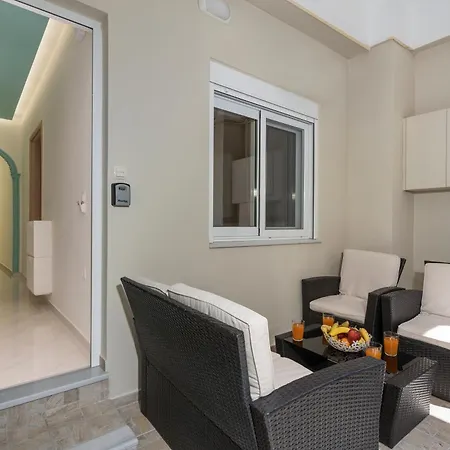 Apartman Luxury Pearl, Steps To The