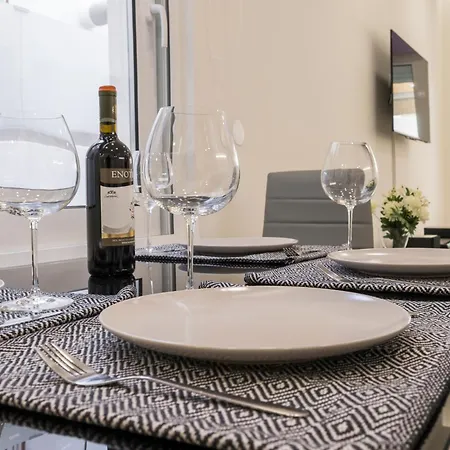 Luxury Pearl, Steps To The Apartman *