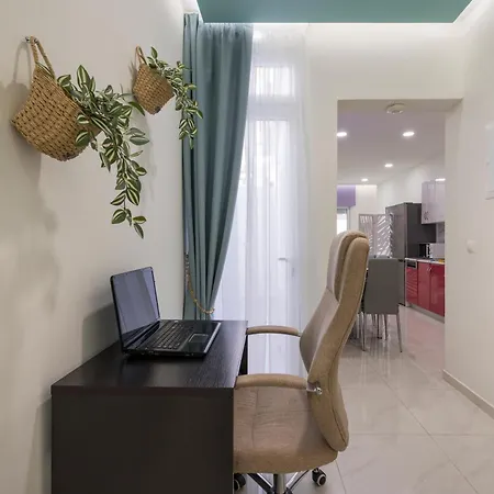 Luxury Pearl, Steps To The Appartamento