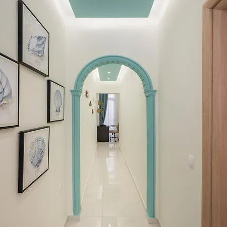 公寓 Luxury Pearl, Steps To The