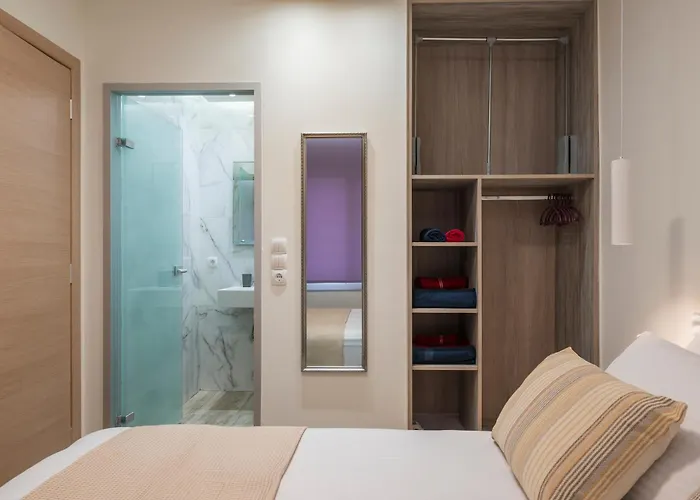 Luxury Pearl, Steps To The アパート