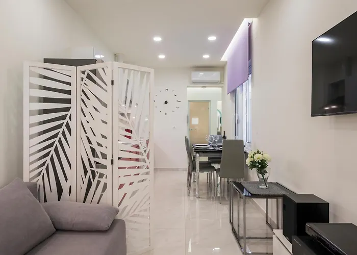 Luxury Pearl, Steps To The アパート ハニア