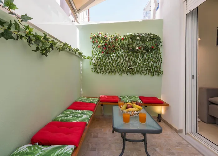 Luxury Pearl, Steps To The * ハニア