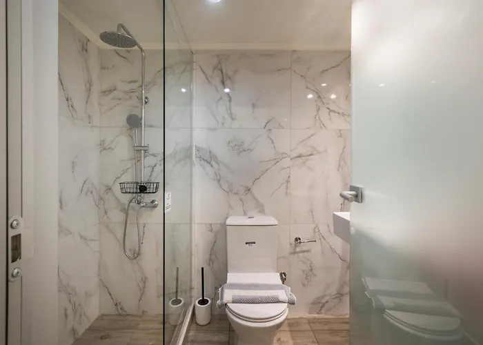 Luxury Pearl, Steps To The アパート *