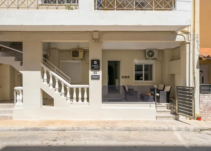 アパート Luxury Pearl, Steps To The *