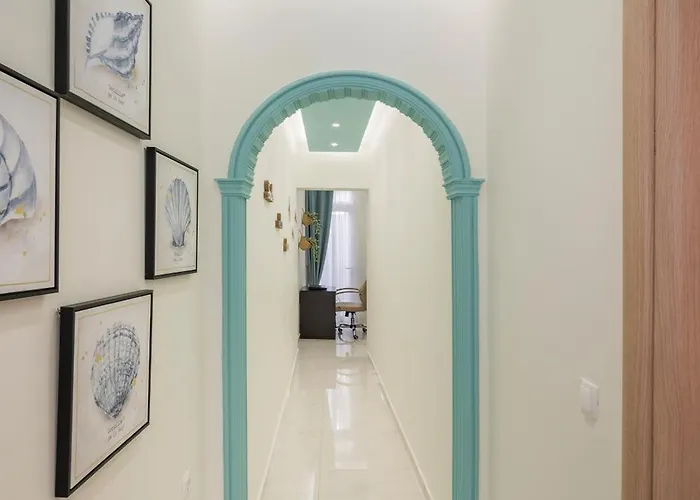 アパート Luxury Pearl, Steps To The