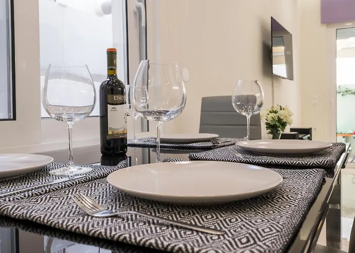 Luxury Pearl, Steps To The アパート *