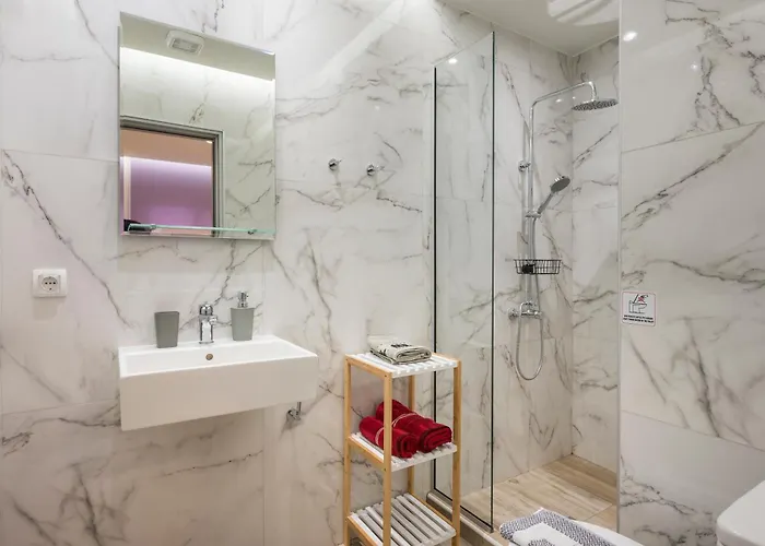 Luxury Pearl, Steps To The アパート ハニア